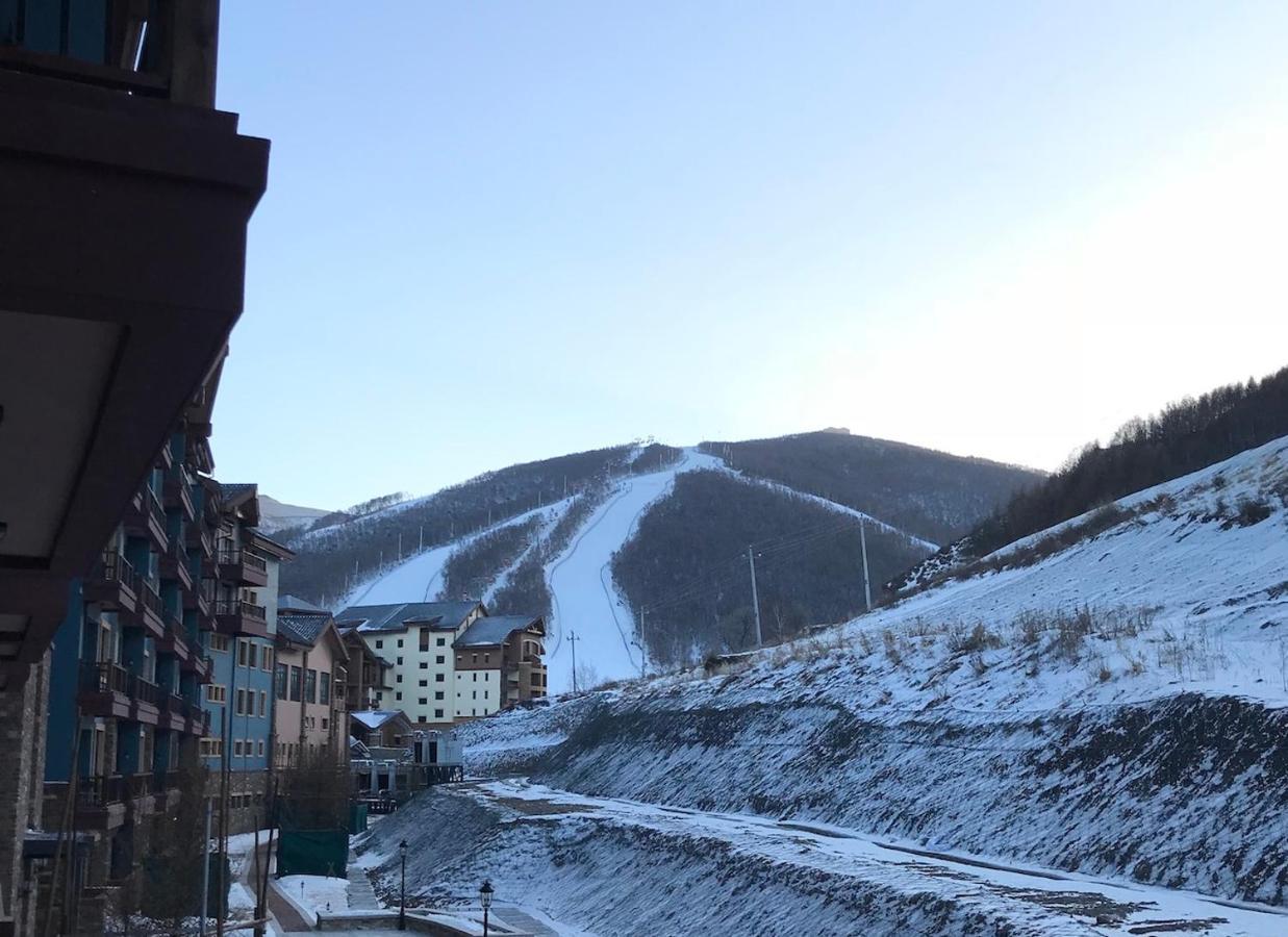 Ski And Suites At Thaiwoo Resort 逅雪套房民宿 Chongli Exterior photo