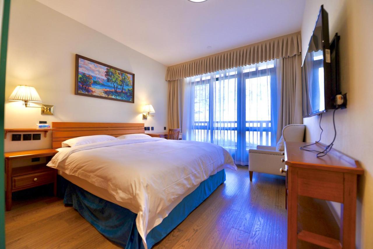 Ski And Suites At Thaiwoo Resort 逅雪套房民宿 Chongli Exterior photo